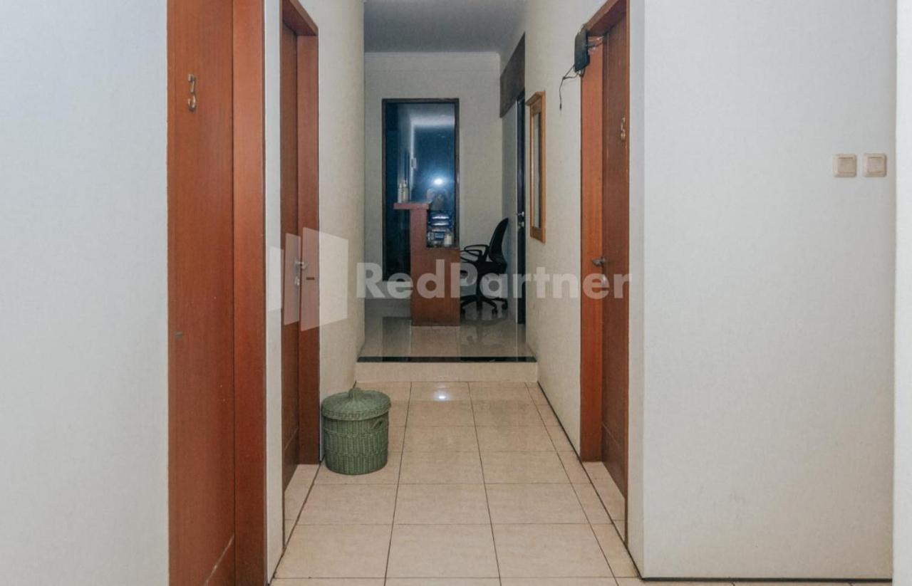 De Lugano Scbd Syariah Mitra Reddoorz Hotel Джакарта Екстериор снимка