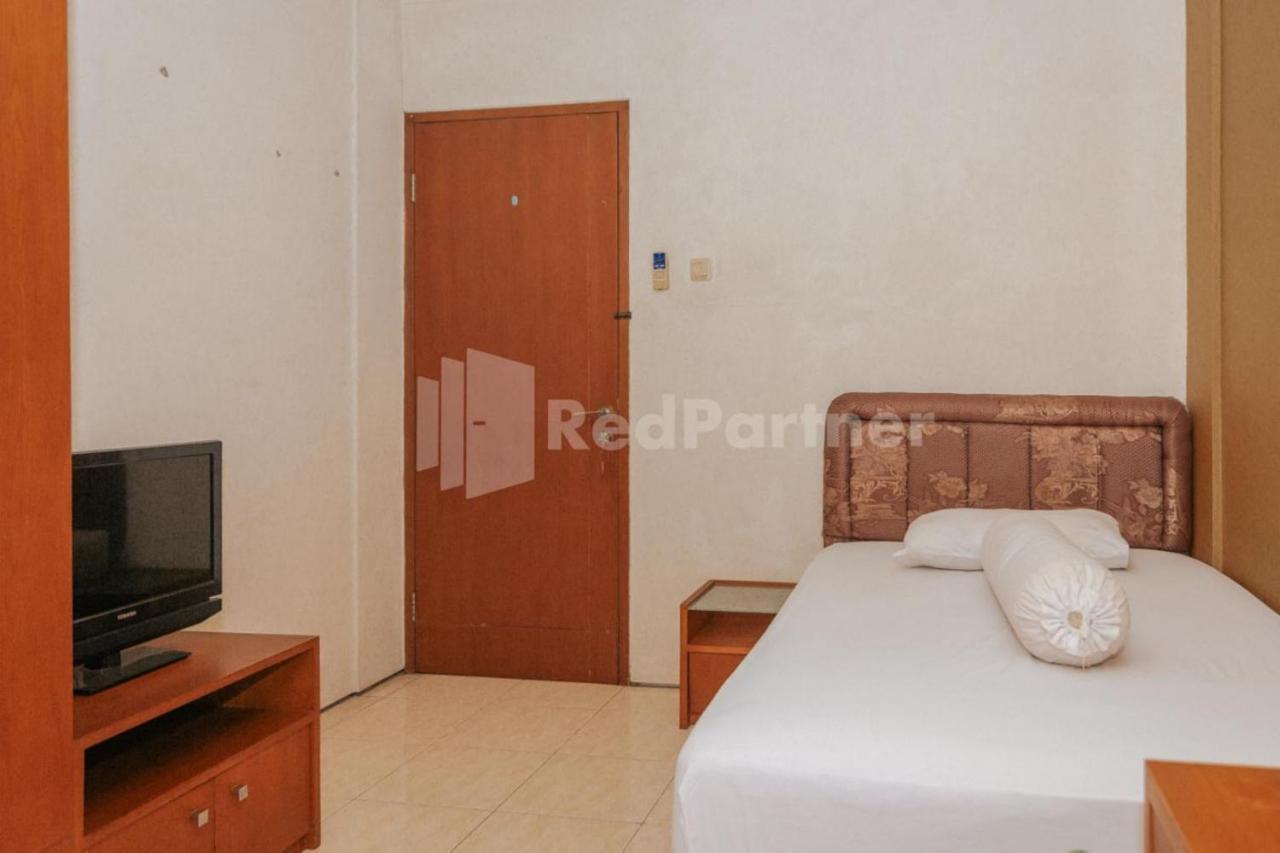 De Lugano Scbd Syariah Mitra Reddoorz Hotel Джакарта Екстериор снимка