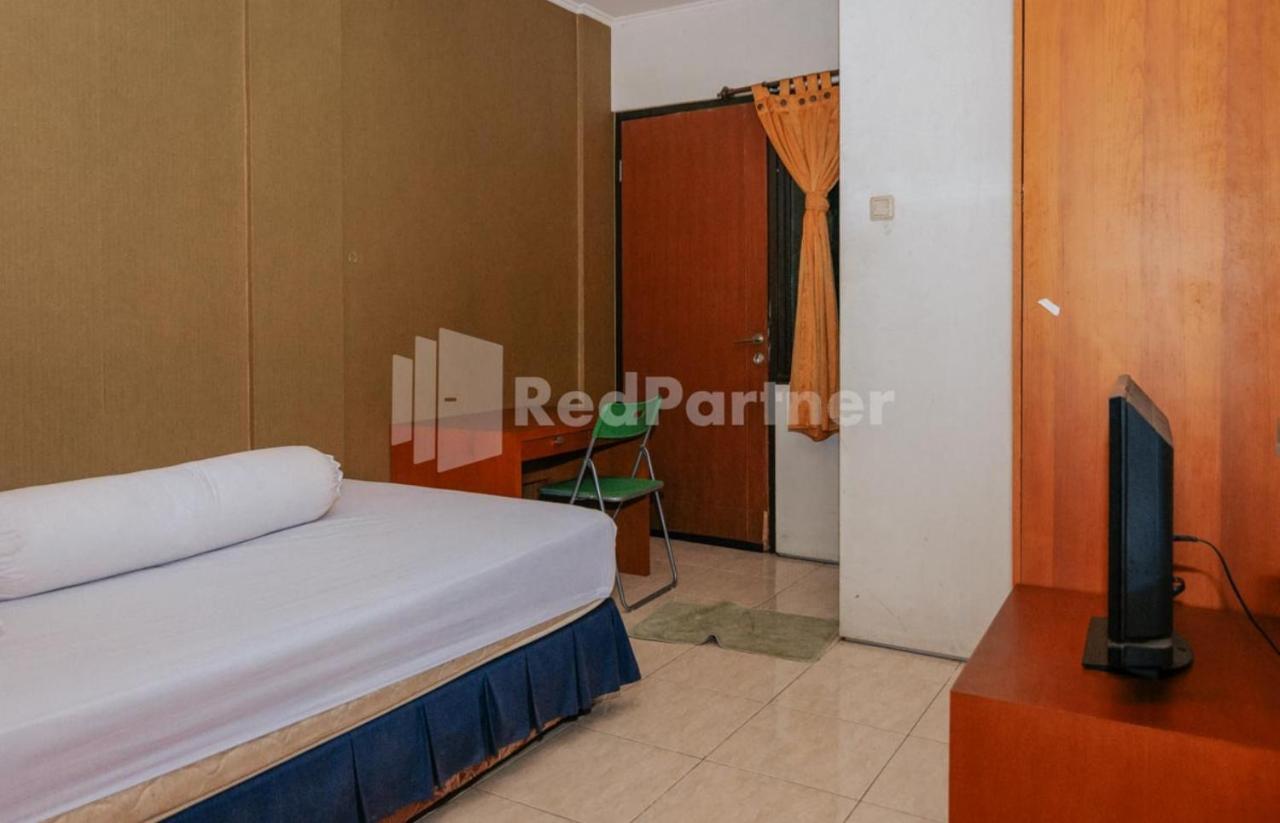 De Lugano Scbd Syariah Mitra Reddoorz Hotel Джакарта Екстериор снимка